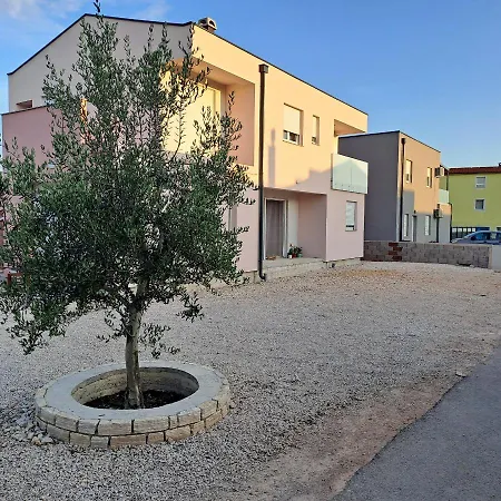 Apartmans Maslina Apartment Vir