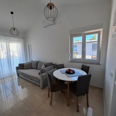 Apartmans Maslina Apartment Vir